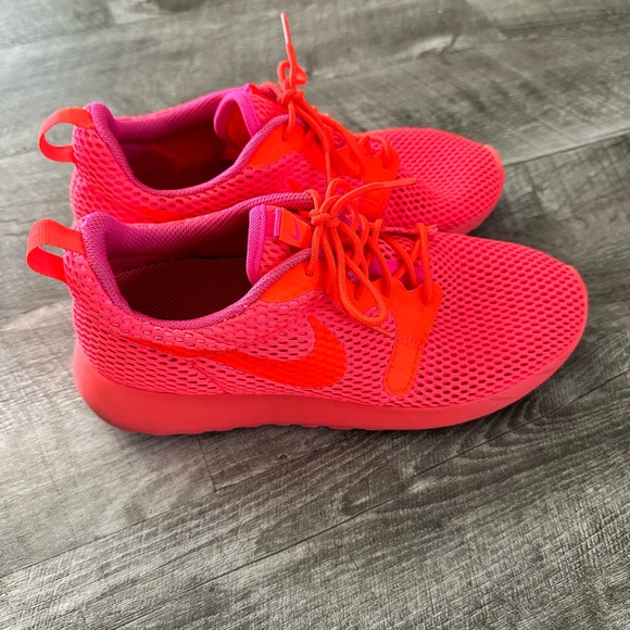 NIKE Roshe One Hyperfuse 8.5 - Picture 2 of 4
